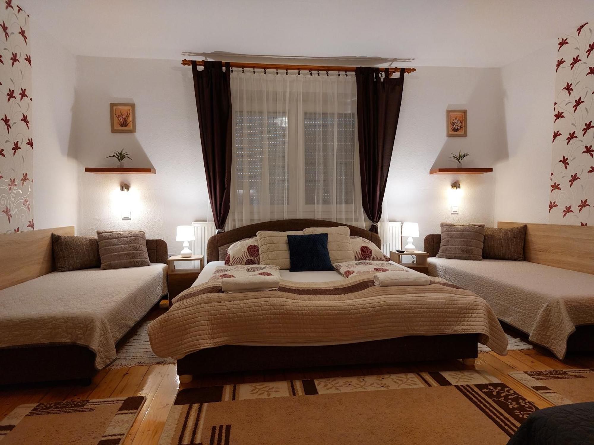 Tulipan Vendeghaz Apartment Sarospatak Bagian luar foto